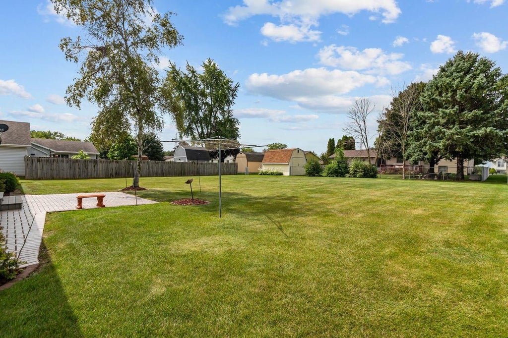 Photo of 2154 Nellie LANE, Green Bay, WI 54311 (MLS # 50332668)