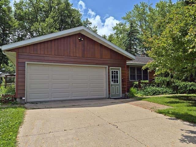 Photo of 422 E Forest STREET, Marshfield, WI 54449 (MLS # 22602650)