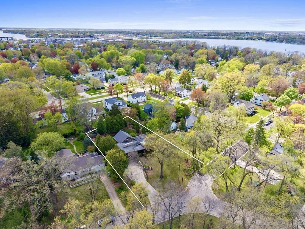 Photo of 718 Randall AVENUE, De Pere, WI 54115 (MLS # 50326135)