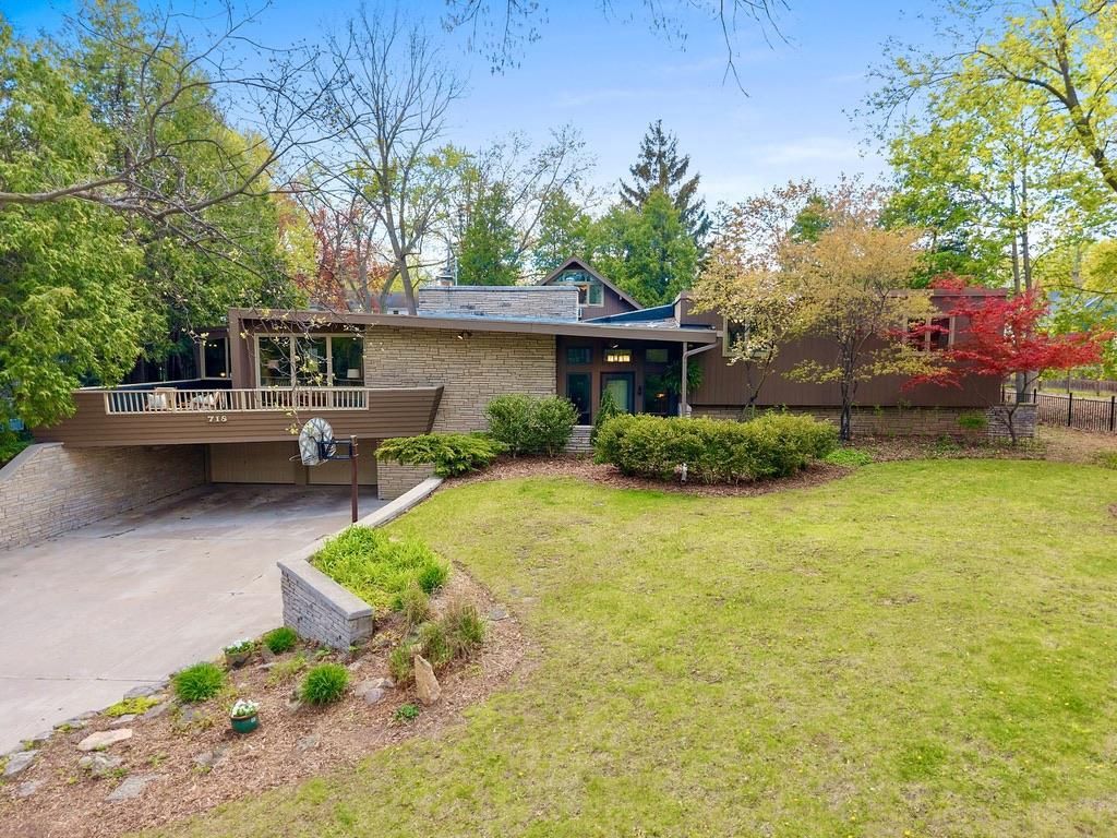 Photo of 718 Randall AVENUE, De Pere, WI 54115 (MLS # 50326135)