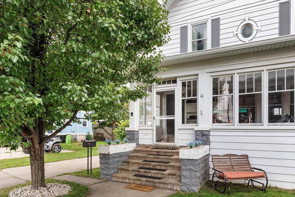 Photo of 10 S Forest STREET, Waupun, WI 53963 (MLS # 1934673)