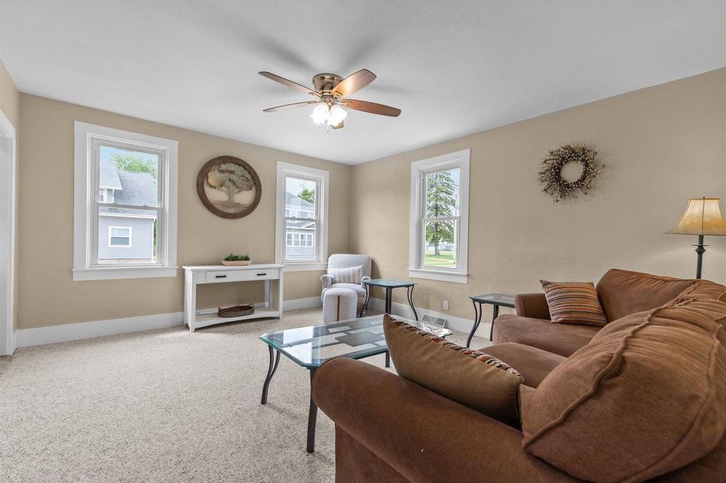 Photo of 708 W 6th AVENUE, Oshkosh, WI 54902 (MLS # 50326025)