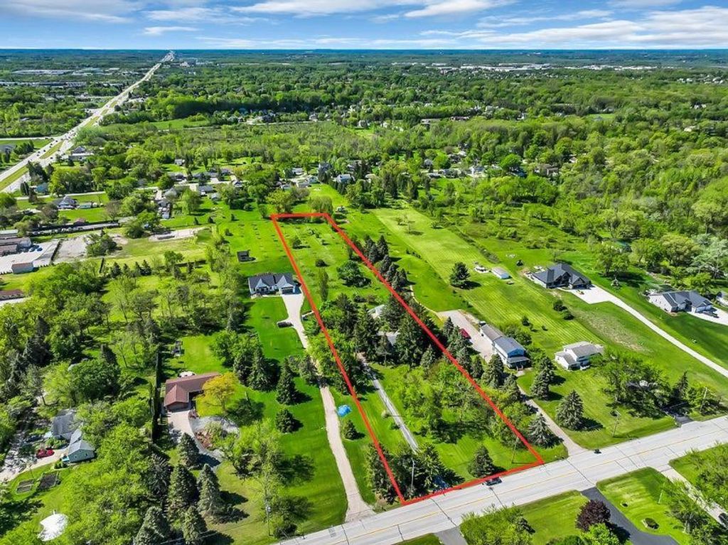 Photo of 2901 W Forest AVENUE, Franklin, WI 53132 (MLS # 2022684)