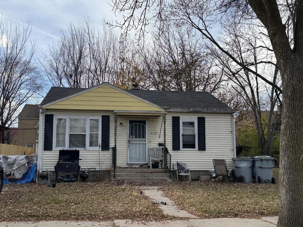 Photo of 4337 N 42nd PLACE, Milwaukee, WI 53216 (MLS # 1943717)