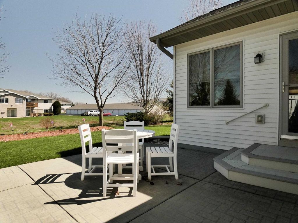 Photo of 4732 N Fallview LANE #1701, Appleton, WI 54913 (MLS # 50324100)