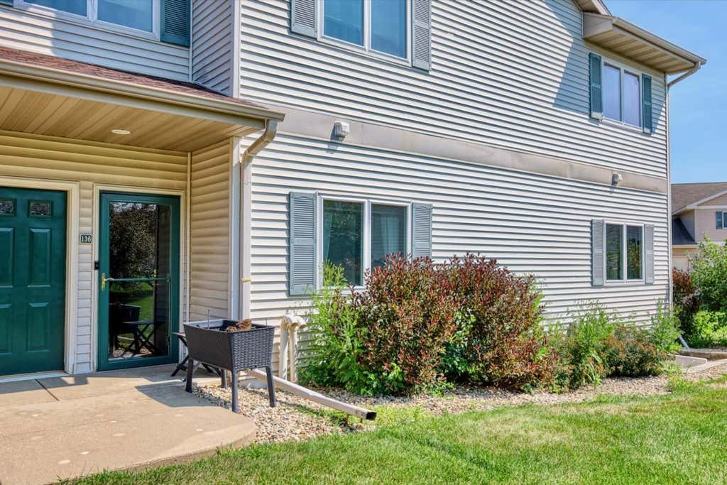 Photo of 136 Alpine Meadows COURT, Oregon, WI 53575 (MLS # 2030034)