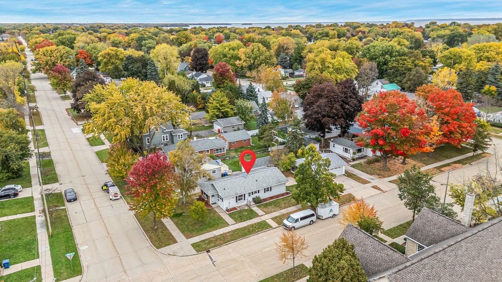 Photo of 1300 Evans STREET, Oshkosh, WI 54901 (MLS # 50334539)