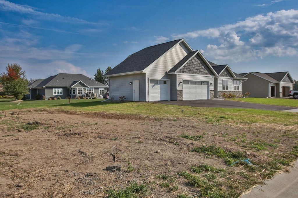 Photo of 1609 E 21st STREET, Marshfield, WI 54449 (MLS # 22504872)