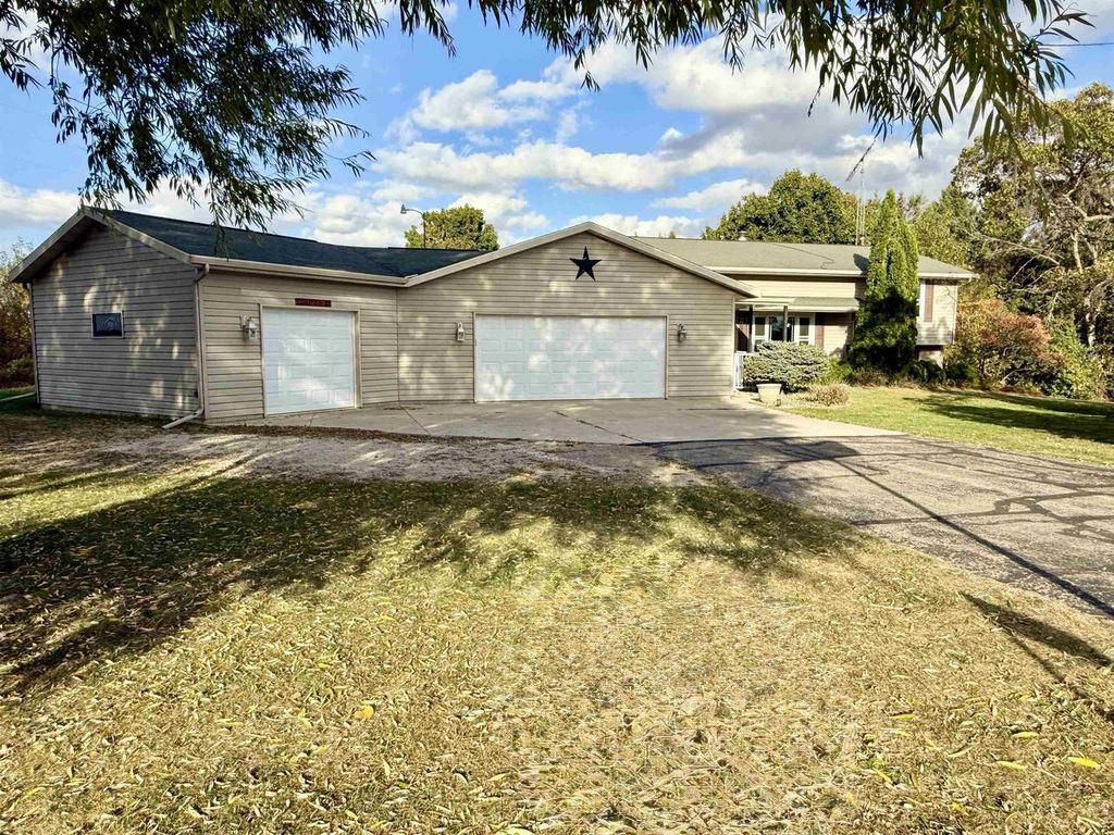 Photo of W9033 Johnson ROAD, Eldorado, WI 54932 (MLS # 50316600)