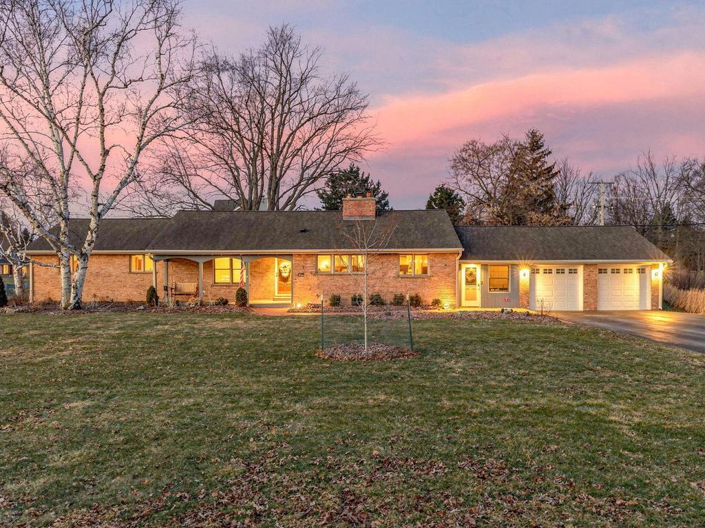 Photo of 1245 Simon DRIVE, Brookfield, WI 53005 (MLS # 1952584)