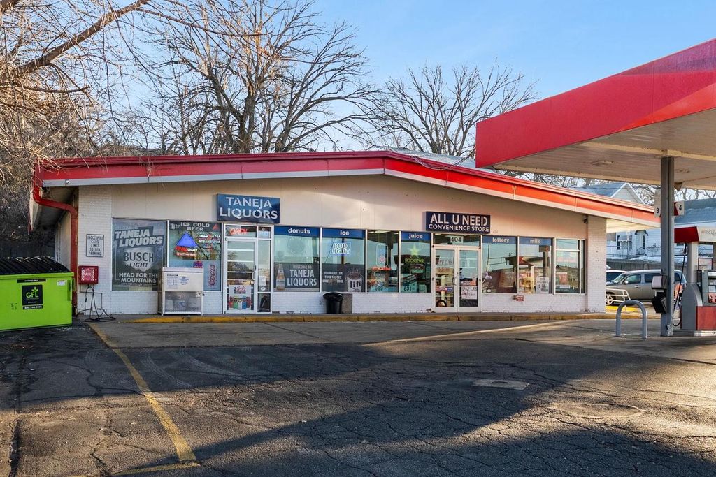 Photo of 404 N Parker DRIVE, Janesville, WI 53545 (MLS # 2016676)