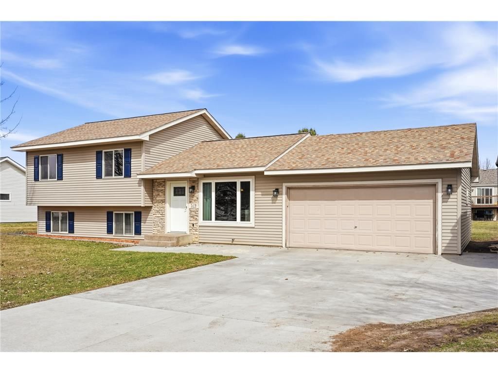 Photo of 519 Sycamore DRIVE, New Richmond, WI 54017 (MLS # 7039361)