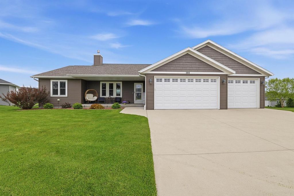 Photo of 100 Mark COURT, Eden, WI 53019 (MLS # 50326081)