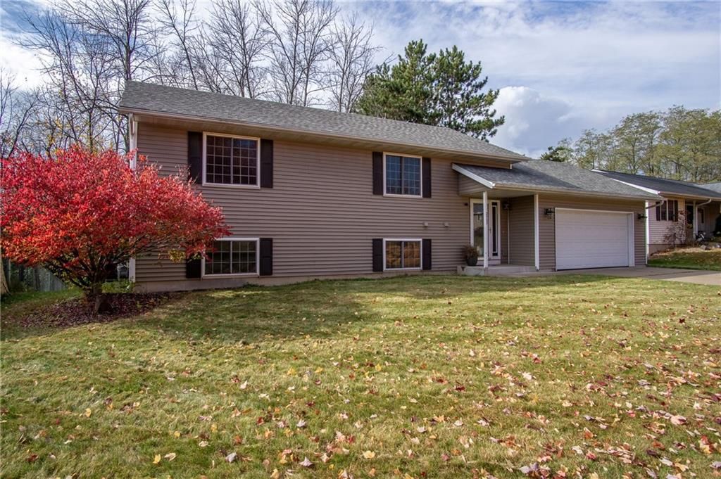 Photo of 2523 Kenora PARKWAY, Eau Claire, WI 54703 (MLS # 1596832)