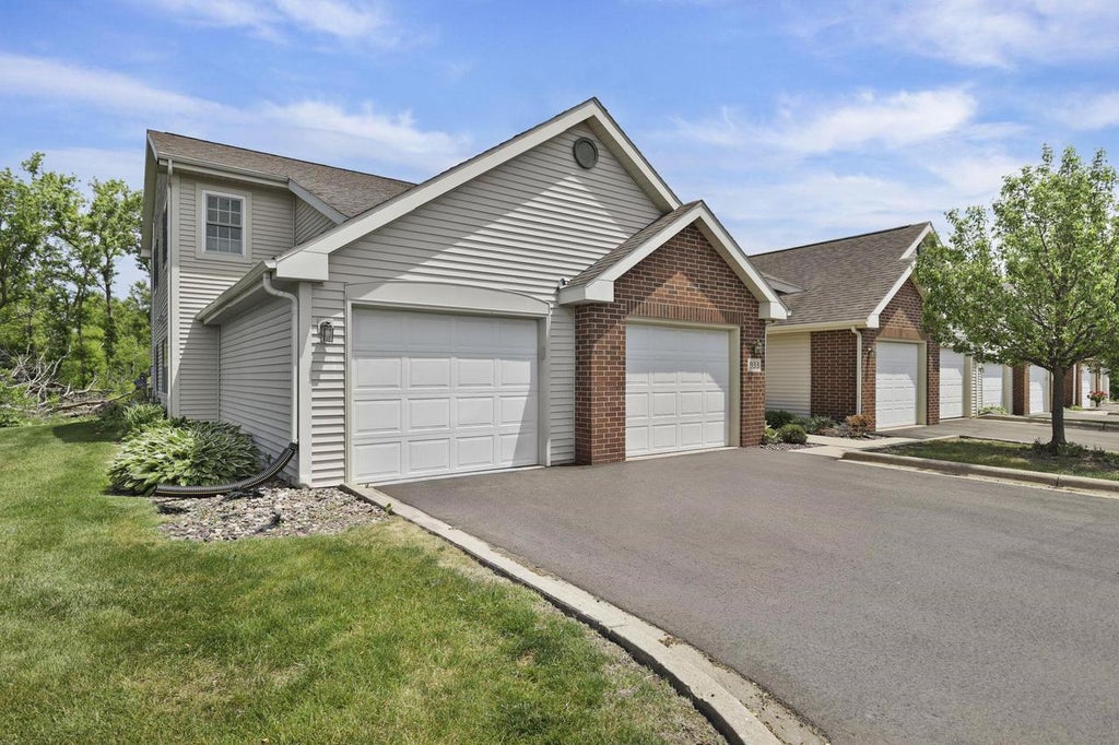 Photo of 933 Park STREET #101, Oregon, WI 53575 (MLS # 2025255)