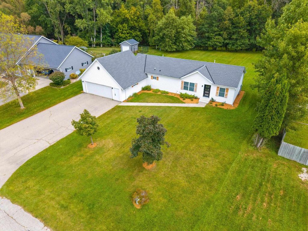 Photo of 510 Meadow LANE, Peshtigo, WI 54157 (MLS # 50314871)