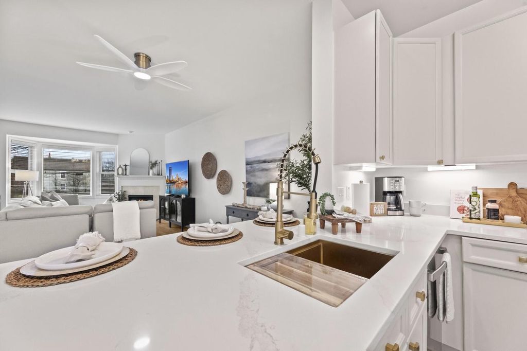 Photo of 208 E Reservoir AVENUE, Milwaukee, WI 53212 (MLS # 1952755)