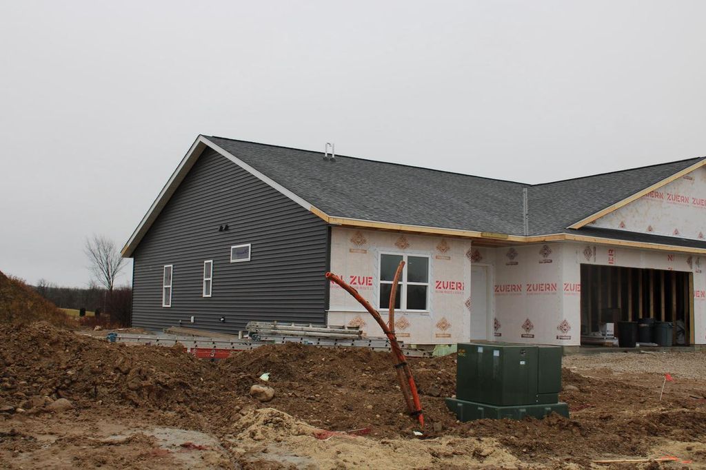 Photo of 1352 Kettle DRIVE, Kewaskum, WI 53040 (MLS # 1945917)