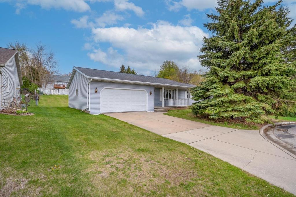 Photo of 2750 St Anthony DRIVE, Green Bay, WI 54311 (MLS # 50325539)