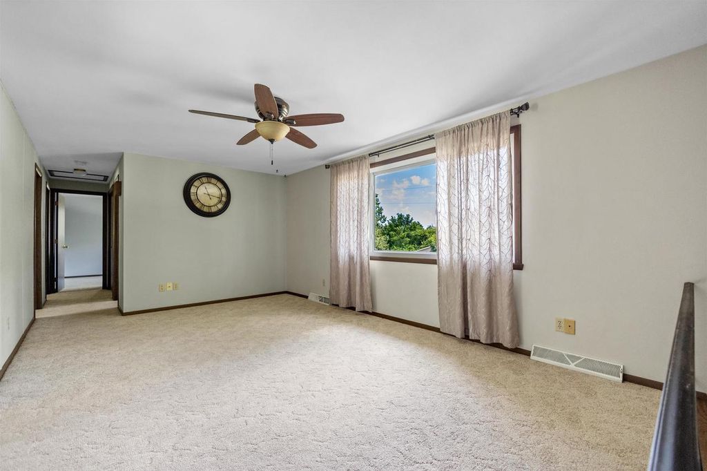 Photo of 980 Highridge COURT #Lt4, Hubertus, WI 53033 (MLS # 1940090)