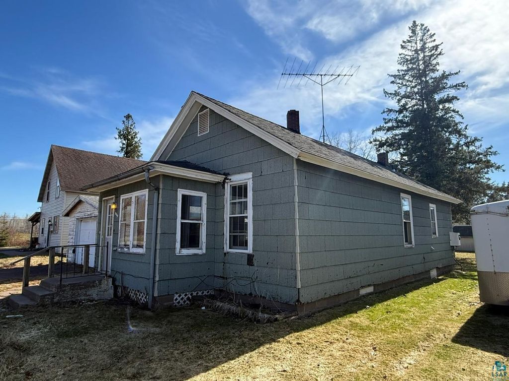 Photo of 609 14th Ave E Ave, Ashland, WI 54806 (MLS # 6124771)