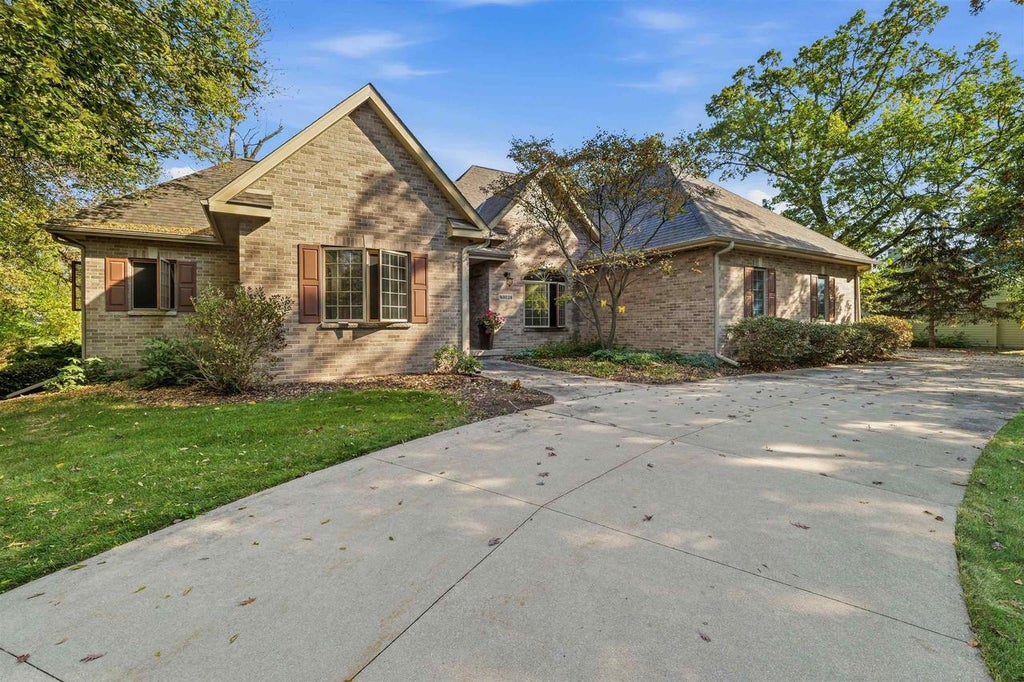 Photo of N8026 Oak Ridge DRIVE, Beaver Dam, WI 53916 (MLS # 2033426)