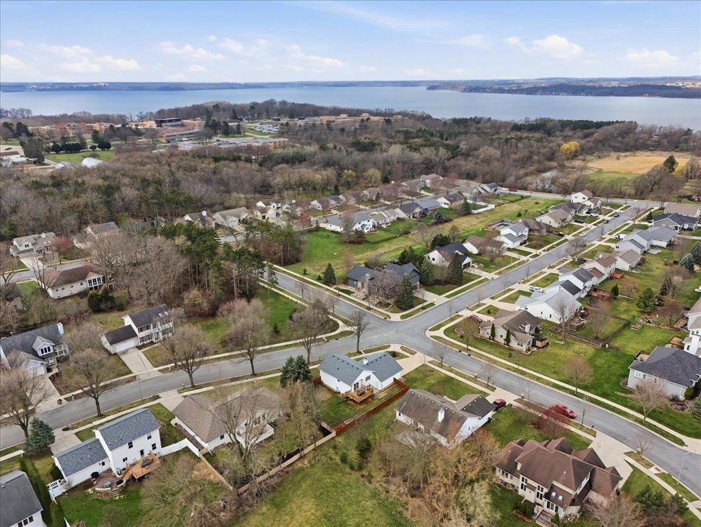 Photo of 142 Meadow Ridge LANE, Madison, WI 53704 (MLS # 2019160)