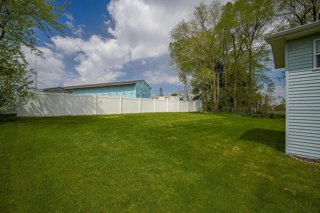 Photo of 2107 4th AVENUE, Monroe, WI 53566 (MLS # 2023042)