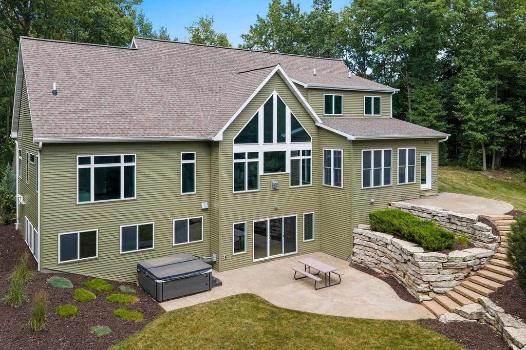 Photo of 635 Ruys Woods COURT, Combined Locks, WI 54113 (MLS # 50330110)