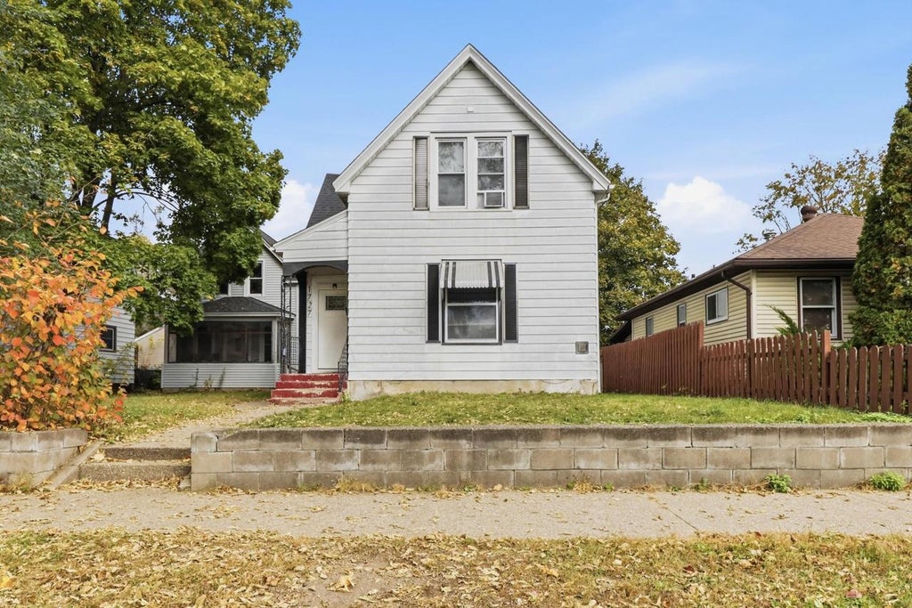 Photo of 1725 Mississippi STREET #1727, La Crosse, WI 54601 (MLS # 1985556)