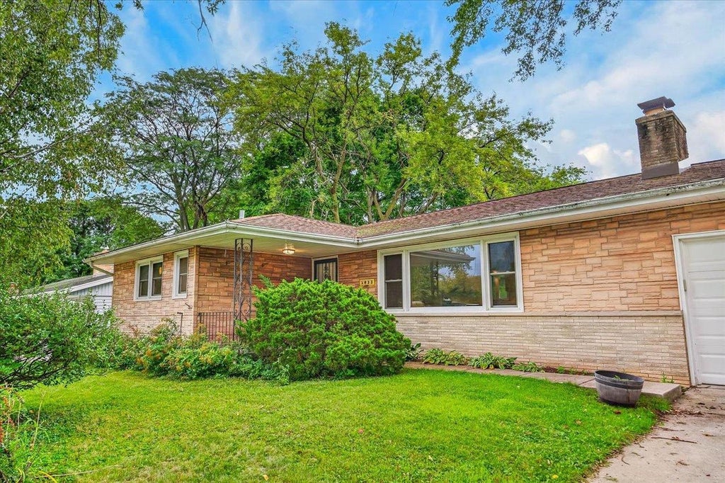 Photo of 5033 Regent STREET, Madison, WI 53705 (MLS # 2032104)
