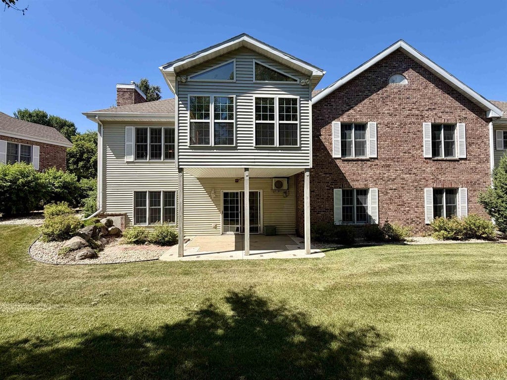Photo of 117 Glenn DRIVE, Cottage Grove, WI 53527 (MLS # 2027845)