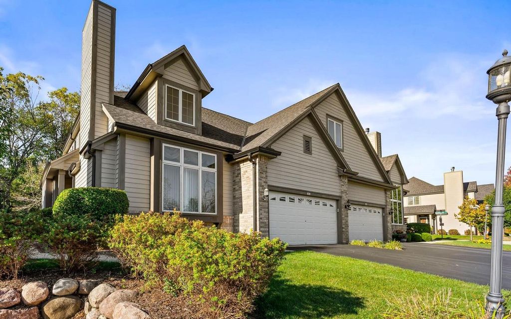 Photo of 3402 Turnberry Oak DRIVE, Waukesha, WI 53188 (MLS # 1939418)