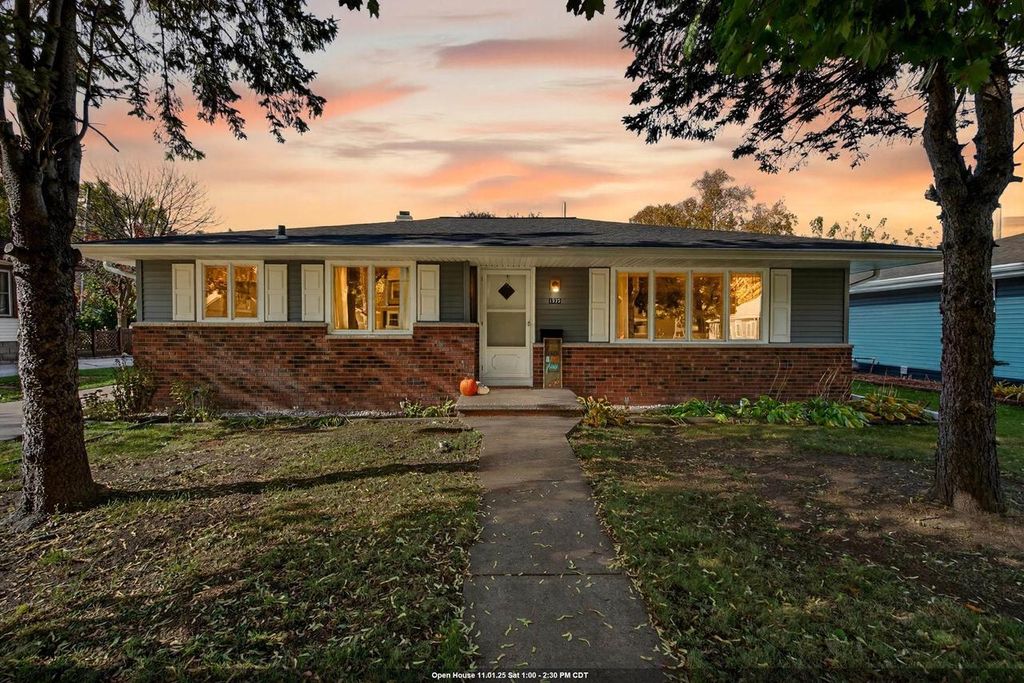 Photo of 1925 N Superior STREET, Appleton, WI 54911 (MLS # 50317342)