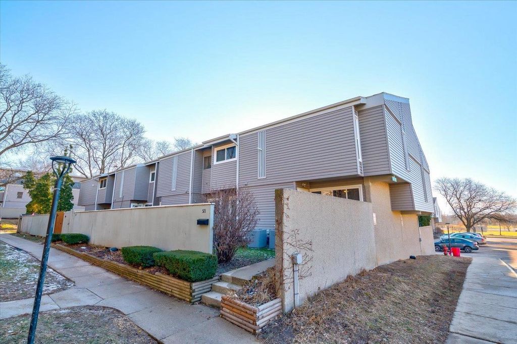Photo of 521 East Bluff, Madison, WI 53704 (MLS # 2015233)