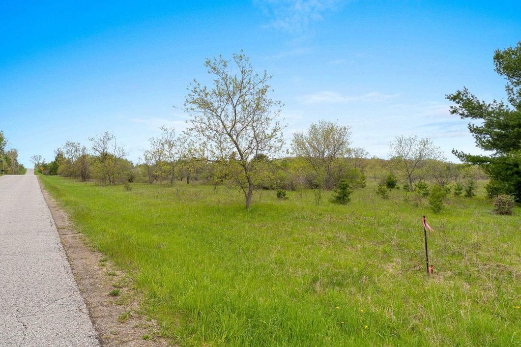 Photo of Bluff COURT, Sturgeon Bay, WI 54235 (MLS # 50326031)