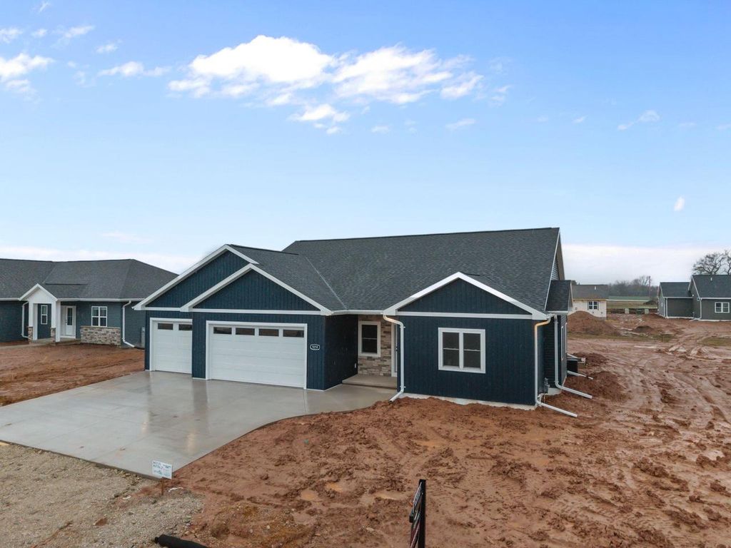 Photo of N9259 Anton STREET, Appleton, WI 54915 (MLS # 50323880)