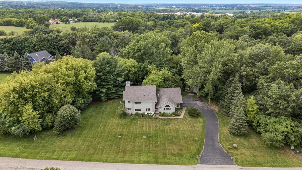 Photo of N5020 Summit DRIVE, Fond Du Lac, WI 54937 (MLS # 50329020)