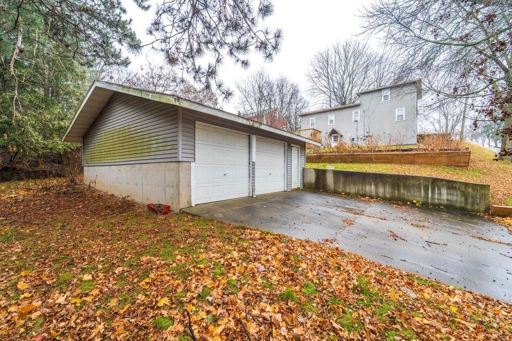 Photo of 802 Nina AVENUE, Wausau, WI 54403 (MLS # 22505607)