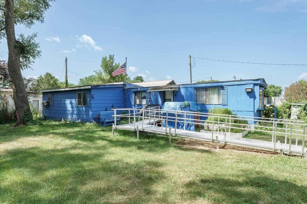 Photo of 407 E Prairie STREET, Boscobel, WI 53805 (MLS # 2021488)