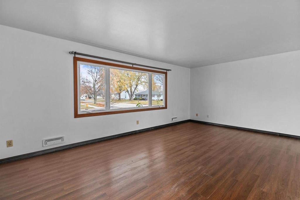 Photo of 596 Sunset LANE, Fond Du Lac, WI 54935 (MLS # 50318468)