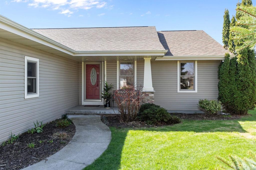 Photo of W6181 Sherwood Point DRIVE, Greenville, WI 54942 (MLS # 50324111)