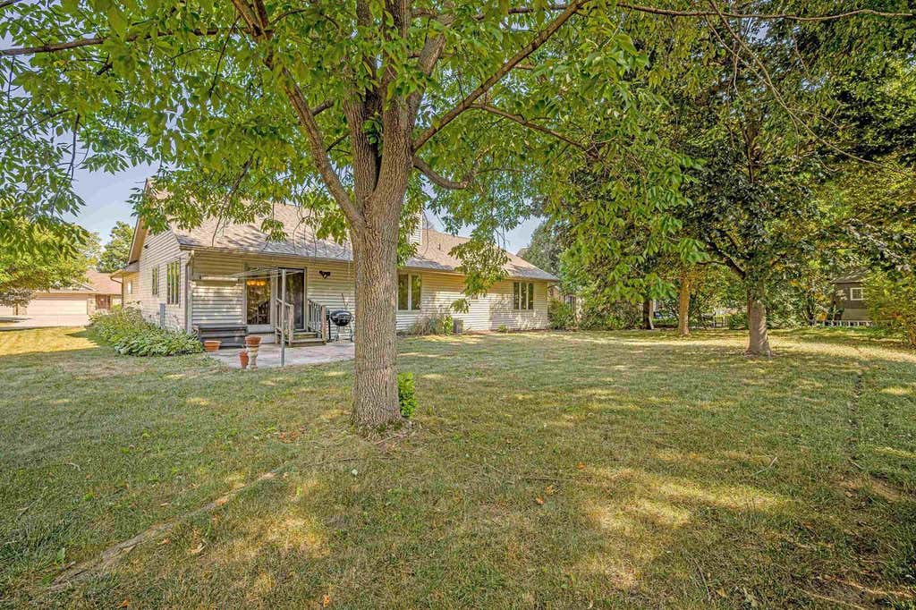 Photo of 5602 CHESTNUT LANE, Mcfarland, WI 53558 (MLS # 2024475)
