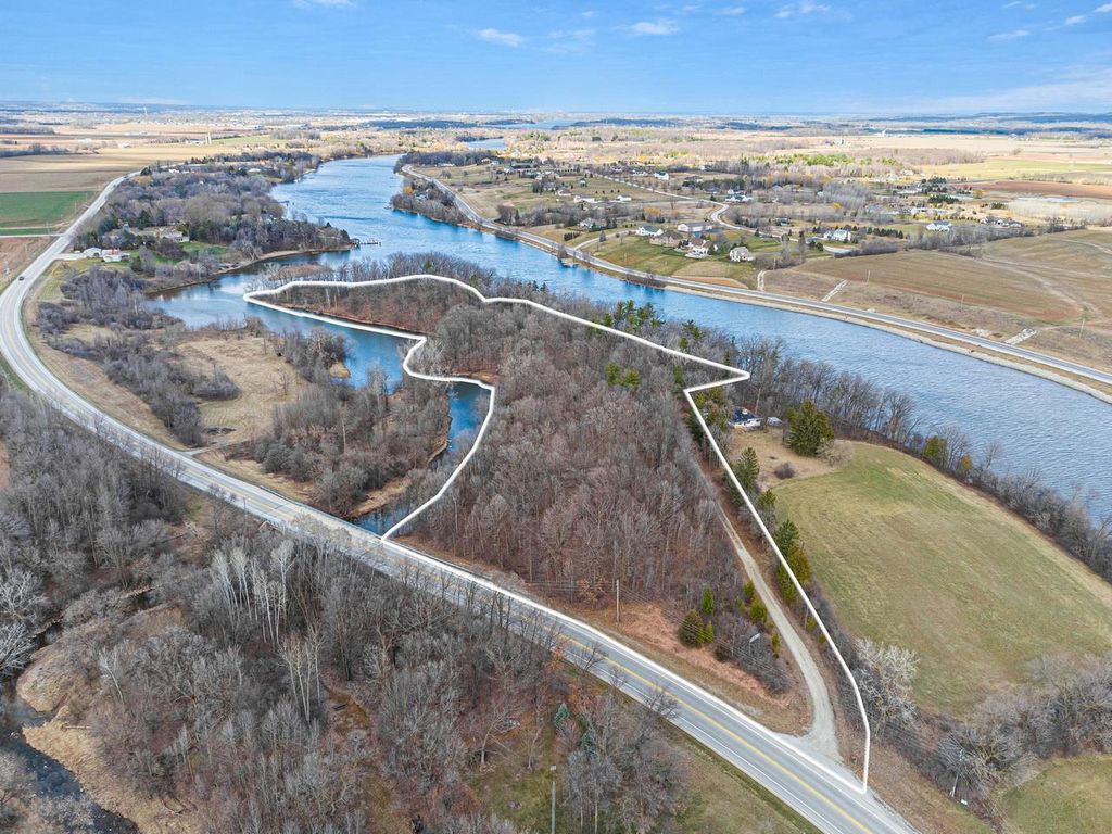 Photo of 3979 Lost Dauphin ROAD, Wrightstown, WI 54115 (MLS # 50322519)