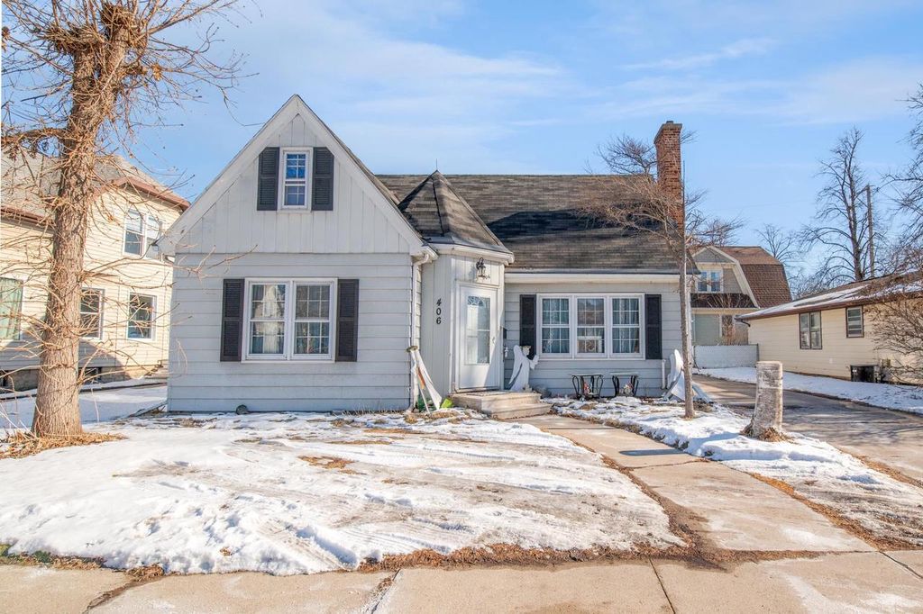 Photo of 406 N Ashland AVENUE, Green Bay, WI 54303 (MLS # 50321155)