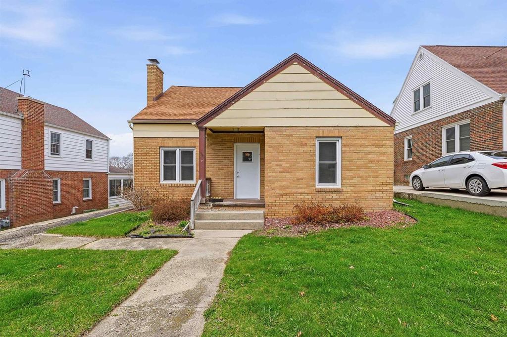 Photo of 612 W Mackie STREET, Beaver Dam, WI 53916 (MLS # 2020903)