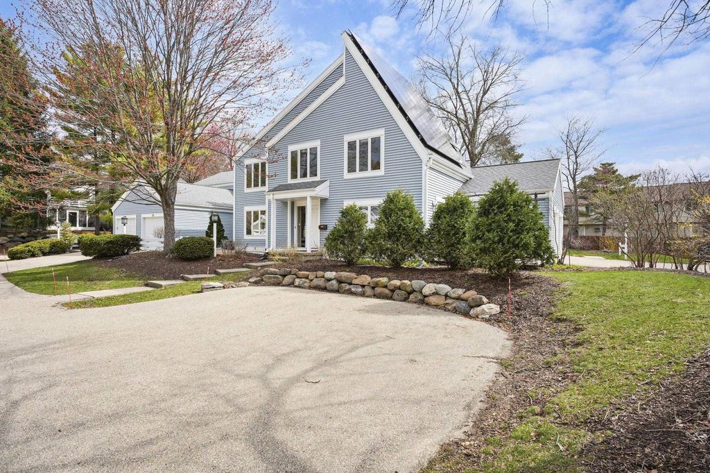 Photo of 19 Red Maple TRAIL, Madison, WI 53717 (MLS # 2018676)