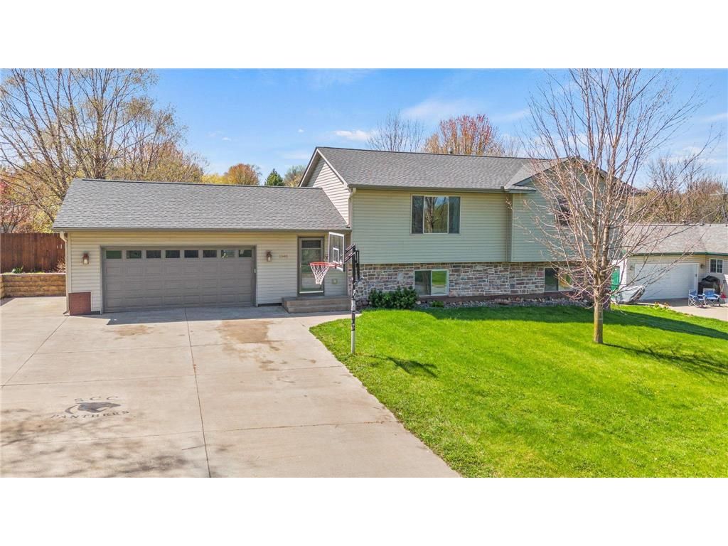 Photo of 1140 Eulaine CIRCLE, Hammond, WI 54015 (MLS # 7064004)