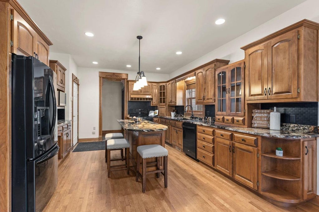 Photo of 808 E Mayfield DRIVE, Appleton, WI 54911 (MLS # 50334696)