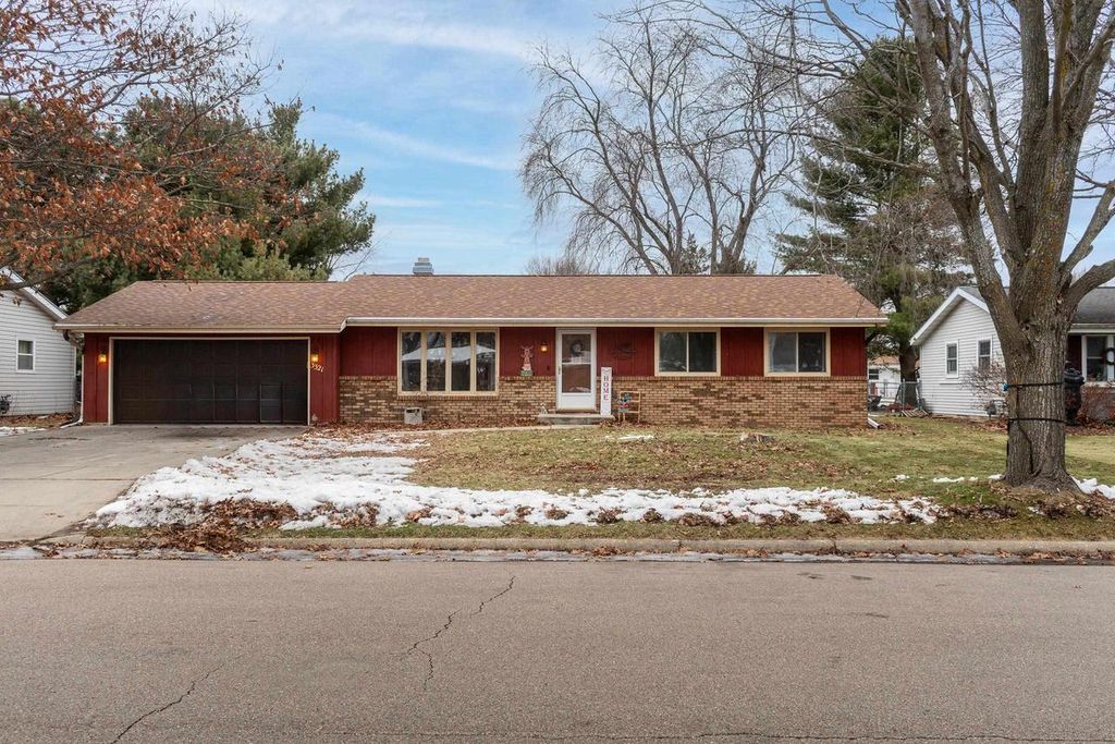 Photo of 3321 Berkshire ROAD, Janesville, WI 53546 (MLS # 2014064)